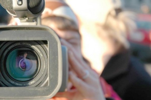 ActiveWatch condamnă agresarea jurnaliştilor de la Eforie TV şi solicită IPJ Constanţa să sancţioneze urgent făptaşii